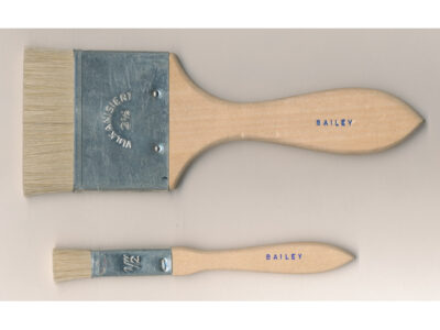 Y 129 Stencil brush flat short CLEARANCE